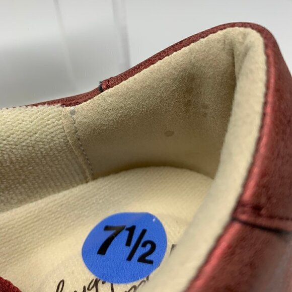 Secret Celebrity Low Top Sneaker 7.5 Pearlized Ruby Red - Picture 7 of 9